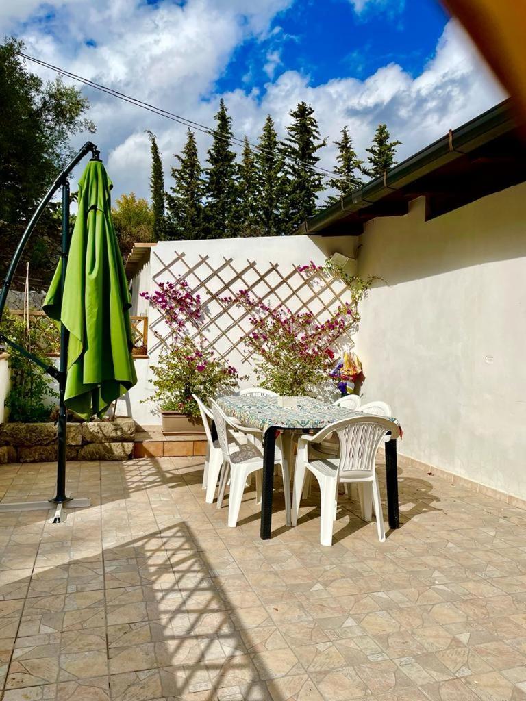Strelitzia's House With Heated Pool From December 2024, Private Garden And Private Parking & Wi-fi * Avola