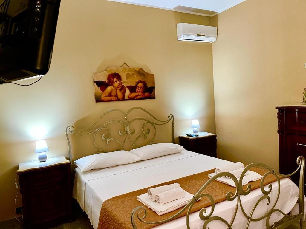 Strelitzia's House With Heated Pool From December 2024, Private Garden And Private Parking & Wi-fi Holiday home Avola
