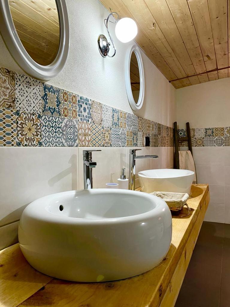 Strelitzia's House With Heated Pool From December 2024, Private Garden And Private Parking & Wi-fi *