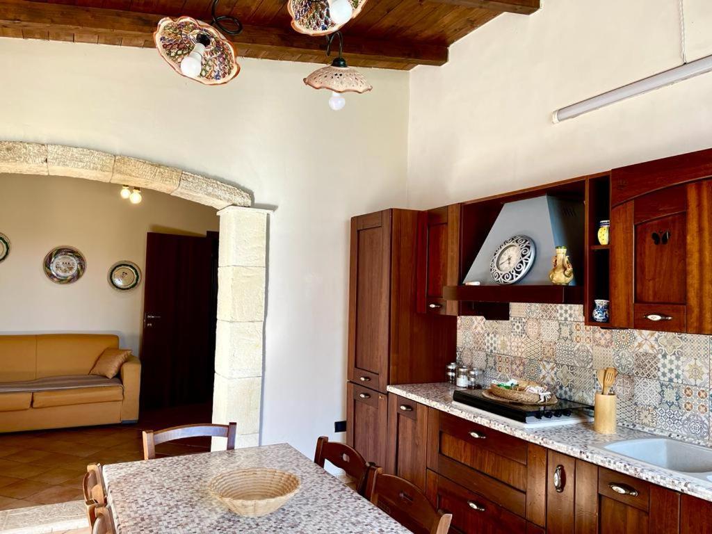 Strelitzia's House With Heated Pool From December 2024, Private Garden And Private Parking & Wi-fi